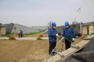 曲阜供电上门服务农业生产用电 温湿度控制器“护航”智慧种植